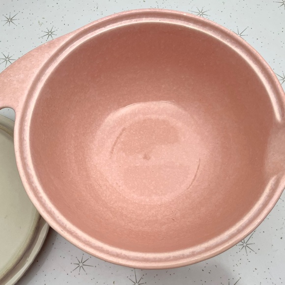 vintage Batter bowl with lid, Shawnee pottery bowl, Kenwood line - Picture 10 of 13